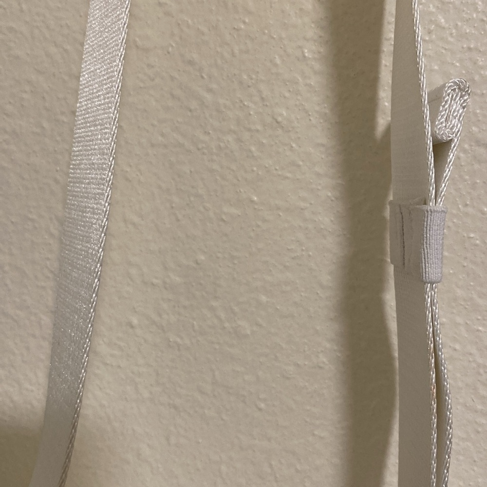 Lululemon White Wunder Puff 1L Fanny Pack Belt Bag Adjustable Strap - Picture 9 of 9